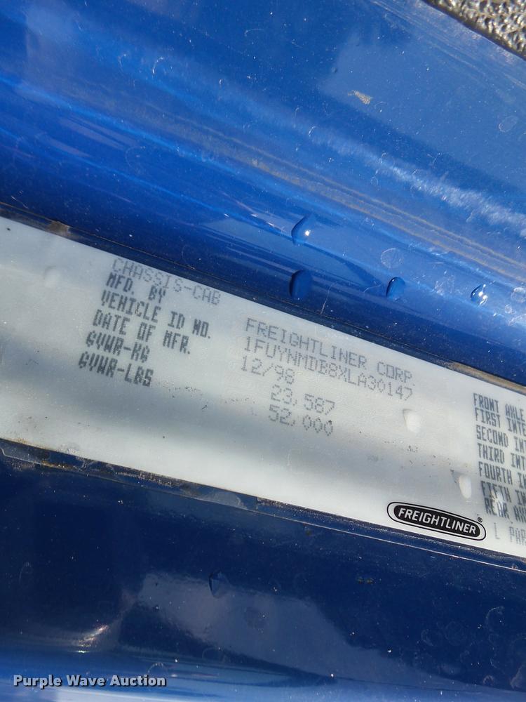 image for item DB1317 1999 Freightliner Century Class semi truck