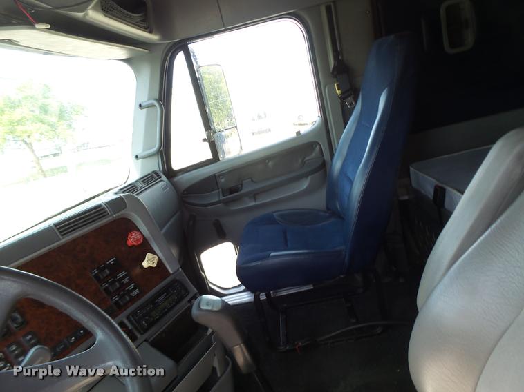 image for item DB1317 1999 Freightliner Century Class semi truck