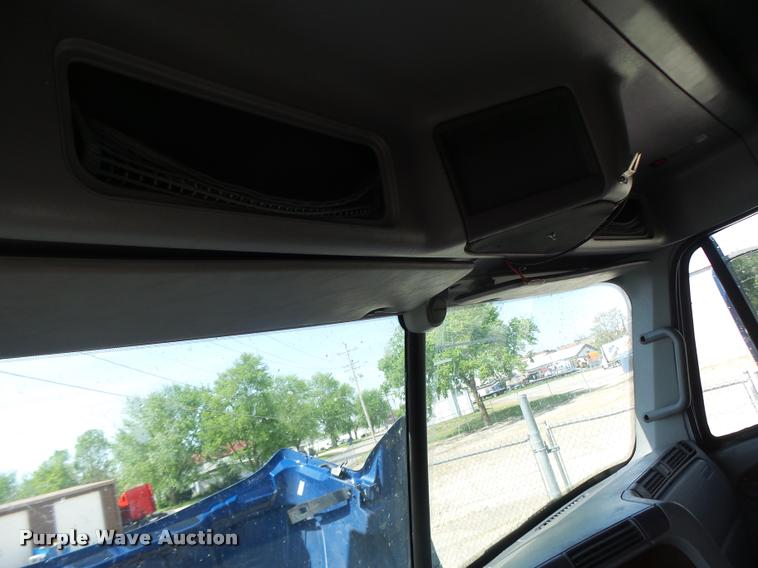 image for item DB1317 1999 Freightliner Century Class semi truck