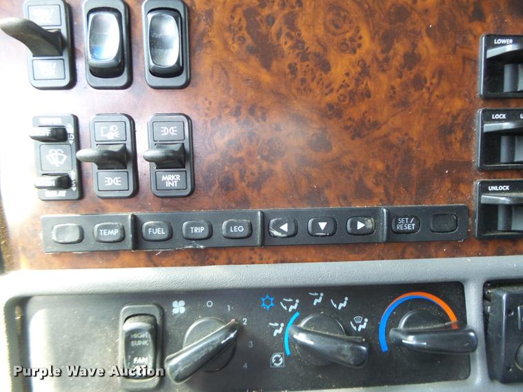 image for item DB1317 1999 Freightliner Century Class semi truck