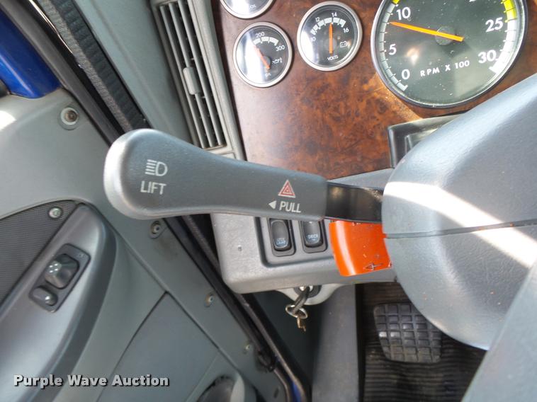 image for item DB1317 1999 Freightliner Century Class semi truck