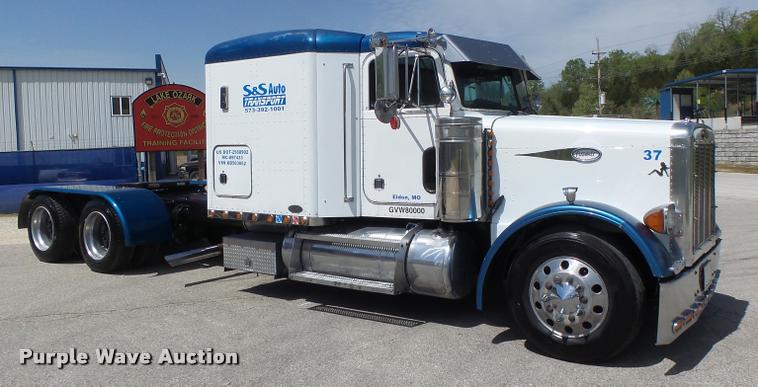 image for item DB1318 1999 Peterbilt 379 semi truck
