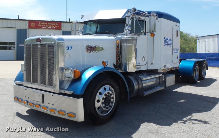 image for item DB1318 1999 Peterbilt 379 semi truck
