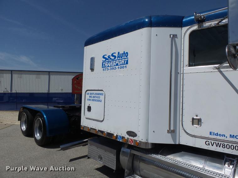 image for item DB1318 1999 Peterbilt 379 semi truck