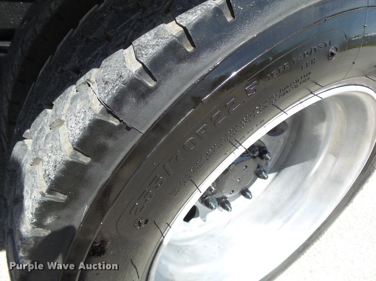 image for item DB1318 1999 Peterbilt 379 semi truck