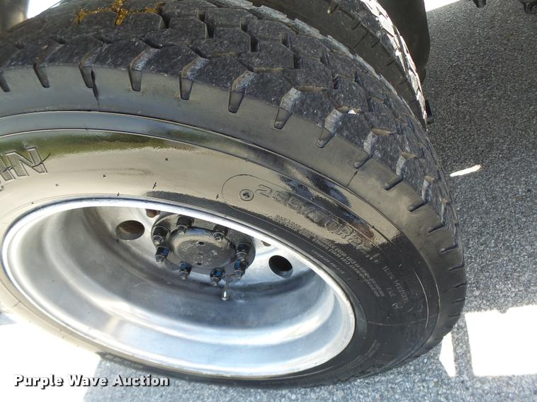 image for item DB1318 1999 Peterbilt 379 semi truck