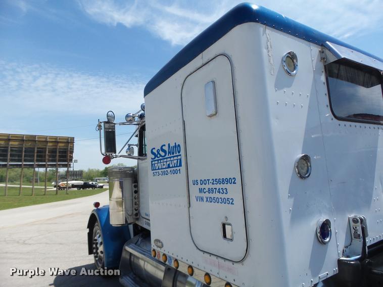 image for item DB1318 1999 Peterbilt 379 semi truck