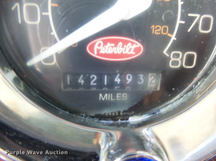 image for item DB1318 1999 Peterbilt 379 semi truck