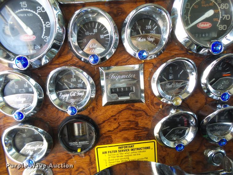 image for item DB1318 1999 Peterbilt 379 semi truck