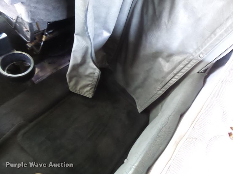 image for item DB1318 1999 Peterbilt 379 semi truck