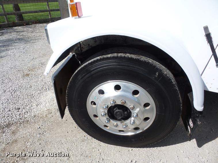 image for item DB3005 1985 Freightliner FLC semi truck