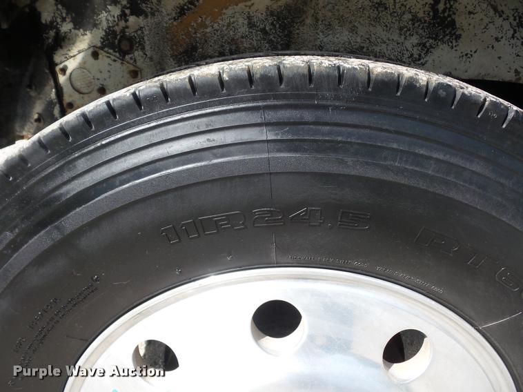 image for item DB3005 1985 Freightliner FLC semi truck