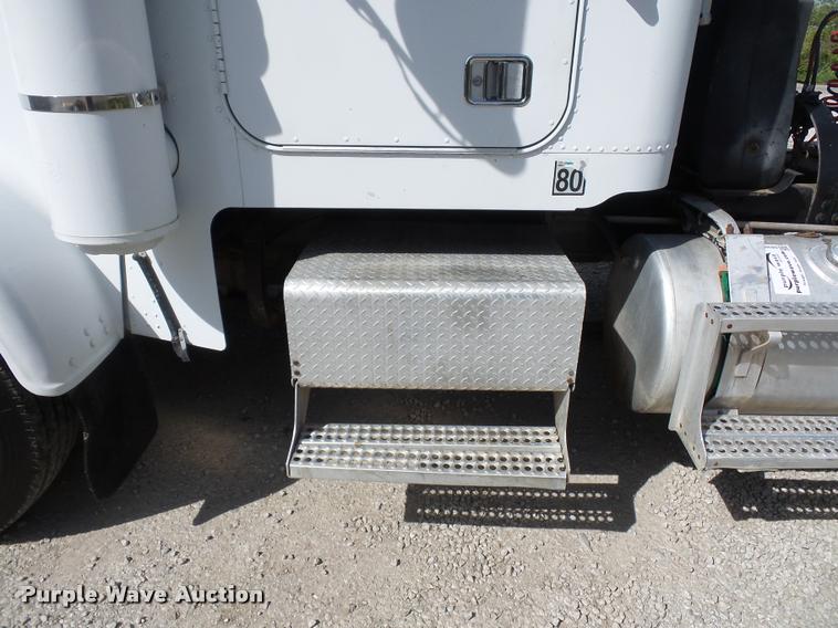 image for item DB3005 1985 Freightliner FLC semi truck