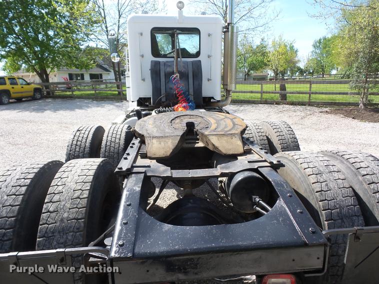 image for item DB3005 1985 Freightliner FLC semi truck