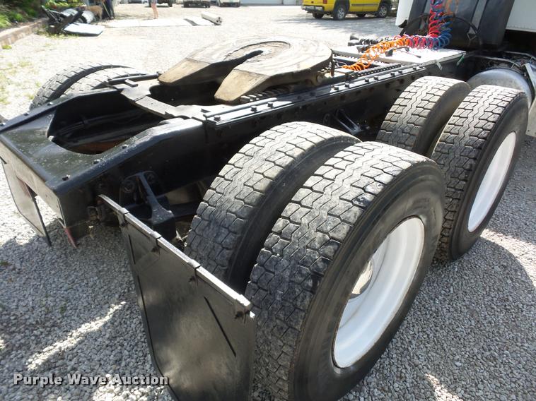 image for item DB3005 1985 Freightliner FLC semi truck