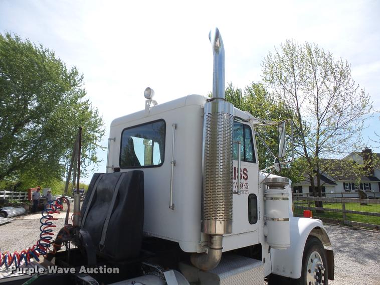 image for item DB3005 1985 Freightliner FLC semi truck