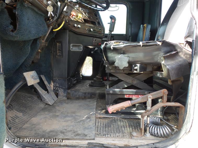 image for item DB3005 1985 Freightliner FLC semi truck