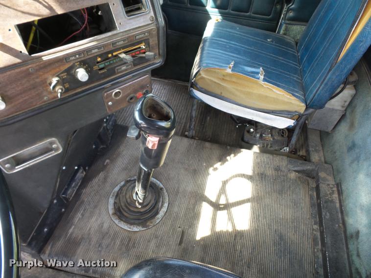 image for item DB3005 1985 Freightliner FLC semi truck