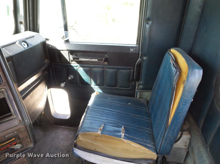 image for item DB3005 1985 Freightliner FLC semi truck