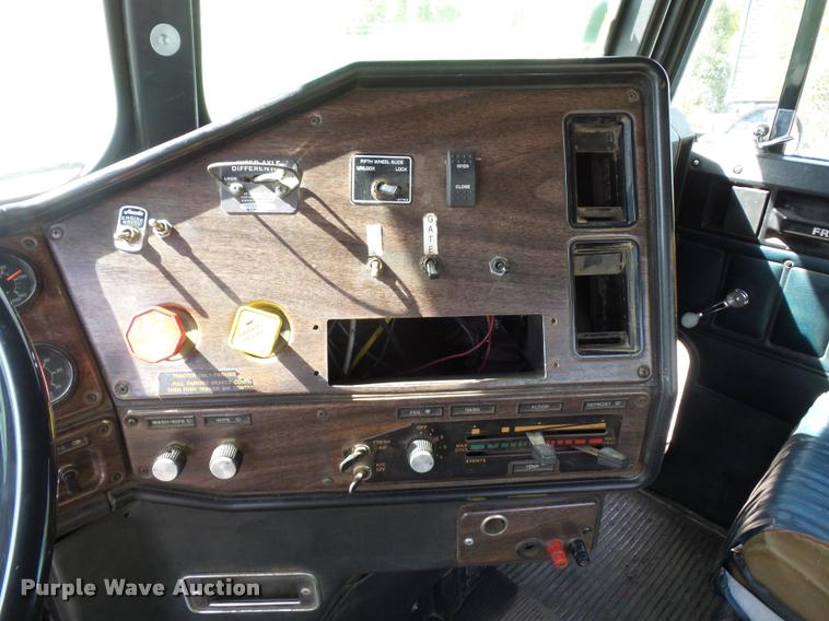 image for item DB3005 1985 Freightliner FLC semi truck