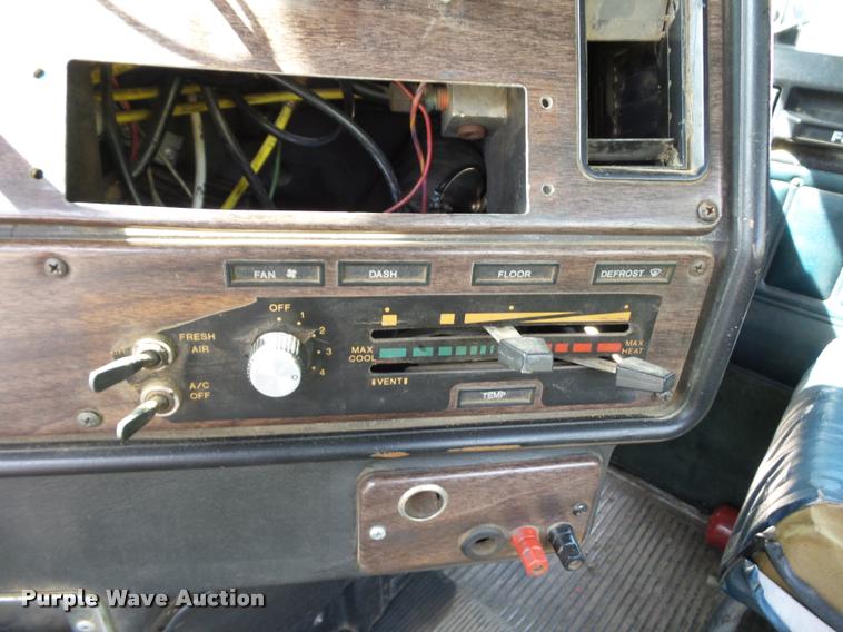 image for item DB3005 1985 Freightliner FLC semi truck