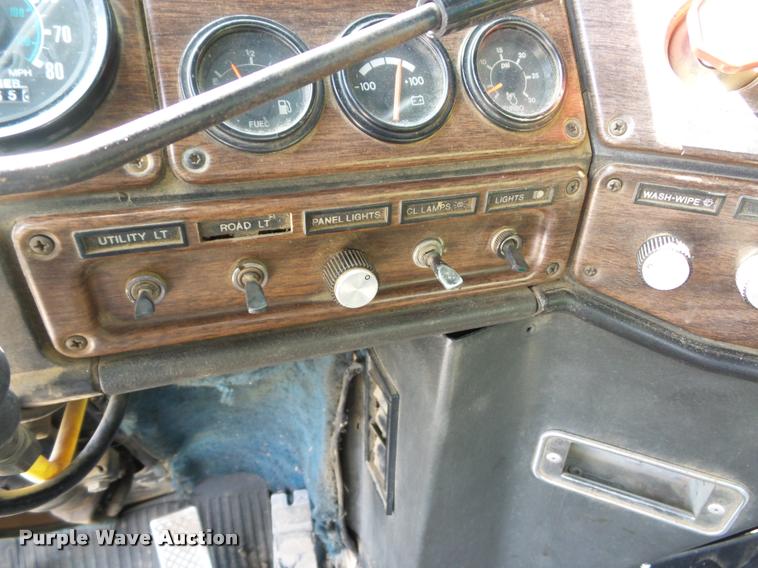 image for item DB3005 1985 Freightliner FLC semi truck