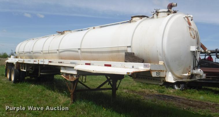 image for item DB3908 1981 Troxel tank trailer