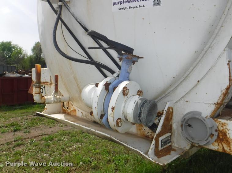 image for item DB3908 1981 Troxel tank trailer