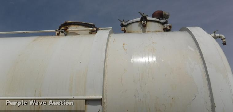 image for item DB3908 1981 Troxel tank trailer