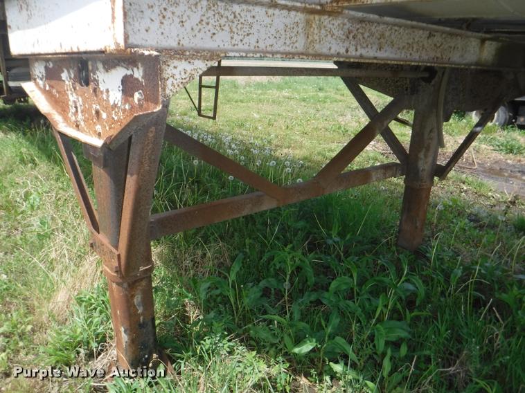 image for item DB3908 1981 Troxel tank trailer