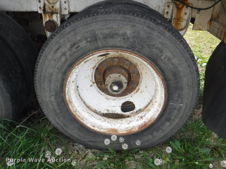 image for item DB3908 1981 Troxel tank trailer