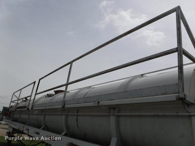 image for item DB3908 1981 Troxel tank trailer