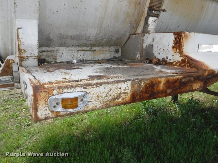 image for item DB3908 1981 Troxel tank trailer