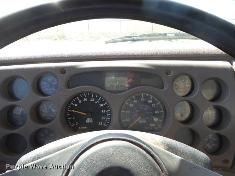 image for item DB4709 2001 Mack CH613 semi truck