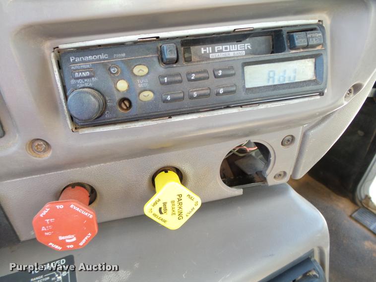 image for item DB4709 2001 Mack CH613 semi truck