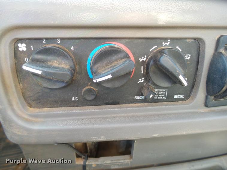 image for item DB4709 2001 Mack CH613 semi truck