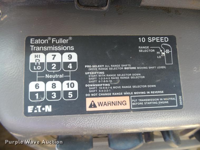 image for item DB4709 2001 Mack CH613 semi truck