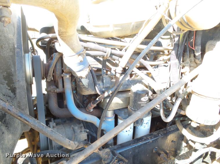 image for item DB4709 2001 Mack CH613 semi truck