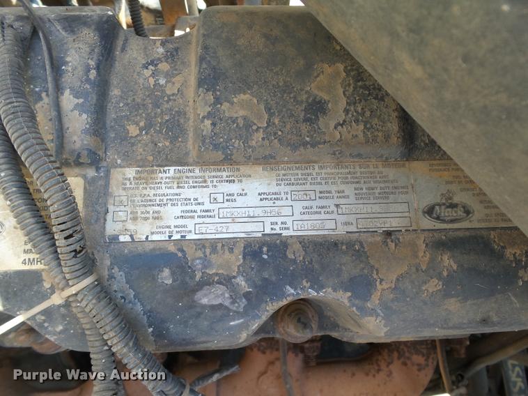 image for item DB4709 2001 Mack CH613 semi truck