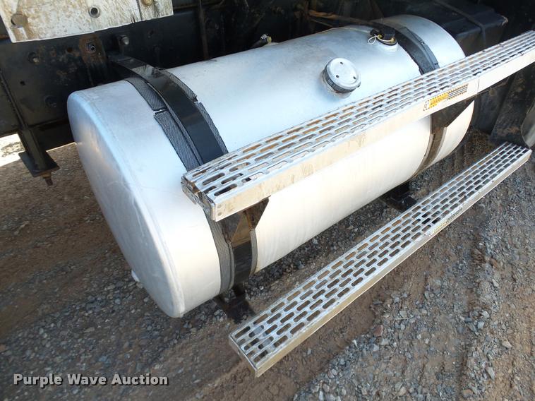 image for item DB4709 2001 Mack CH613 semi truck