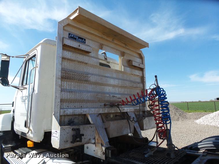 image for item DB4709 2001 Mack CH613 semi truck