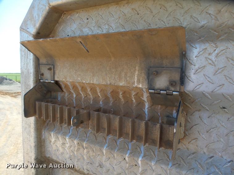 image for item DB4709 2001 Mack CH613 semi truck