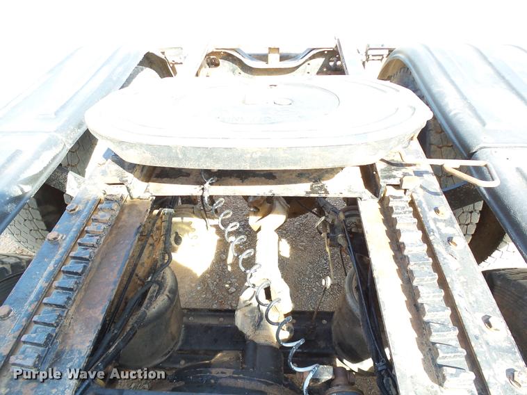 image for item DB4709 2001 Mack CH613 semi truck