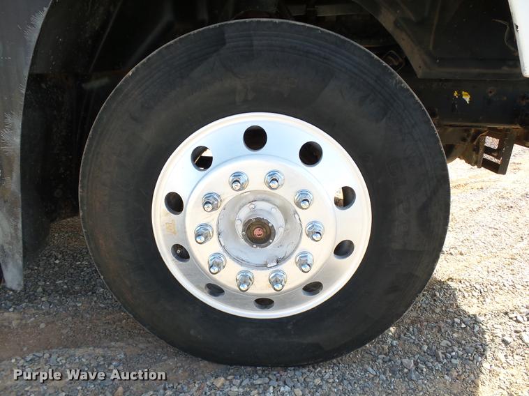 image for item DB4709 2001 Mack CH613 semi truck