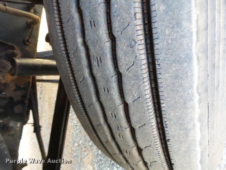 image for item DB4709 2001 Mack CH613 semi truck