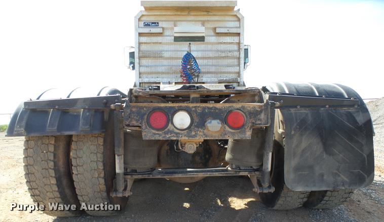 image for item DB4709 2001 Mack CH613 semi truck