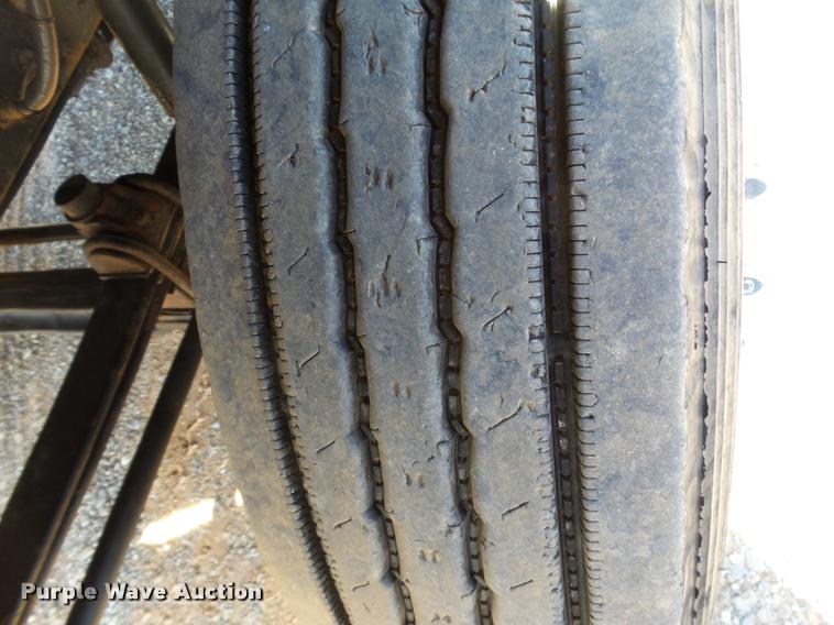 image for item DB4709 2001 Mack CH613 semi truck