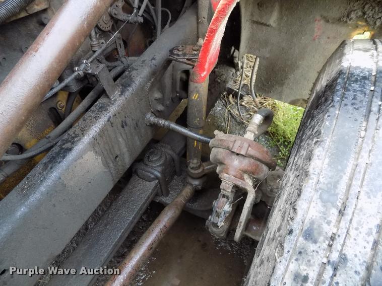 image for item DC7229 1990 Freightliner FLC11264T truck cab and chassis