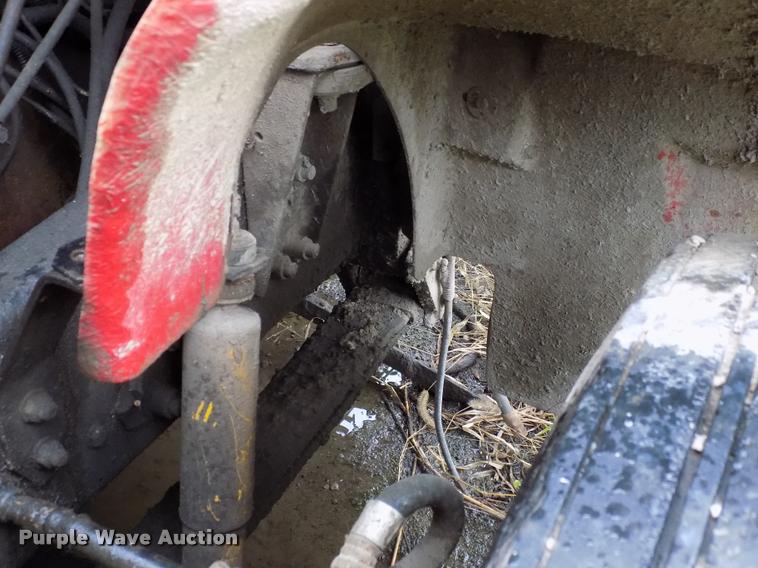 image for item DC7229 1990 Freightliner FLC11264T truck cab and chassis