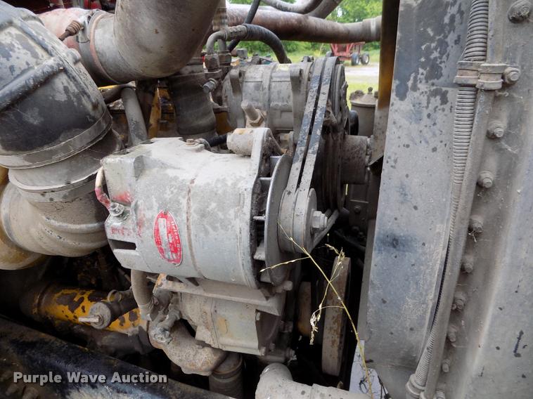 image for item DC7229 1990 Freightliner FLC11264T truck cab and chassis